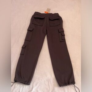 Woman’s cargo sweat pants dark grey medium tag on